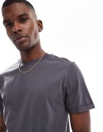 60% New essential roll sve t-shirt with crew neck in charcoal