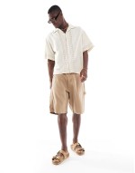 revere collar shirt with floral applique in cream
